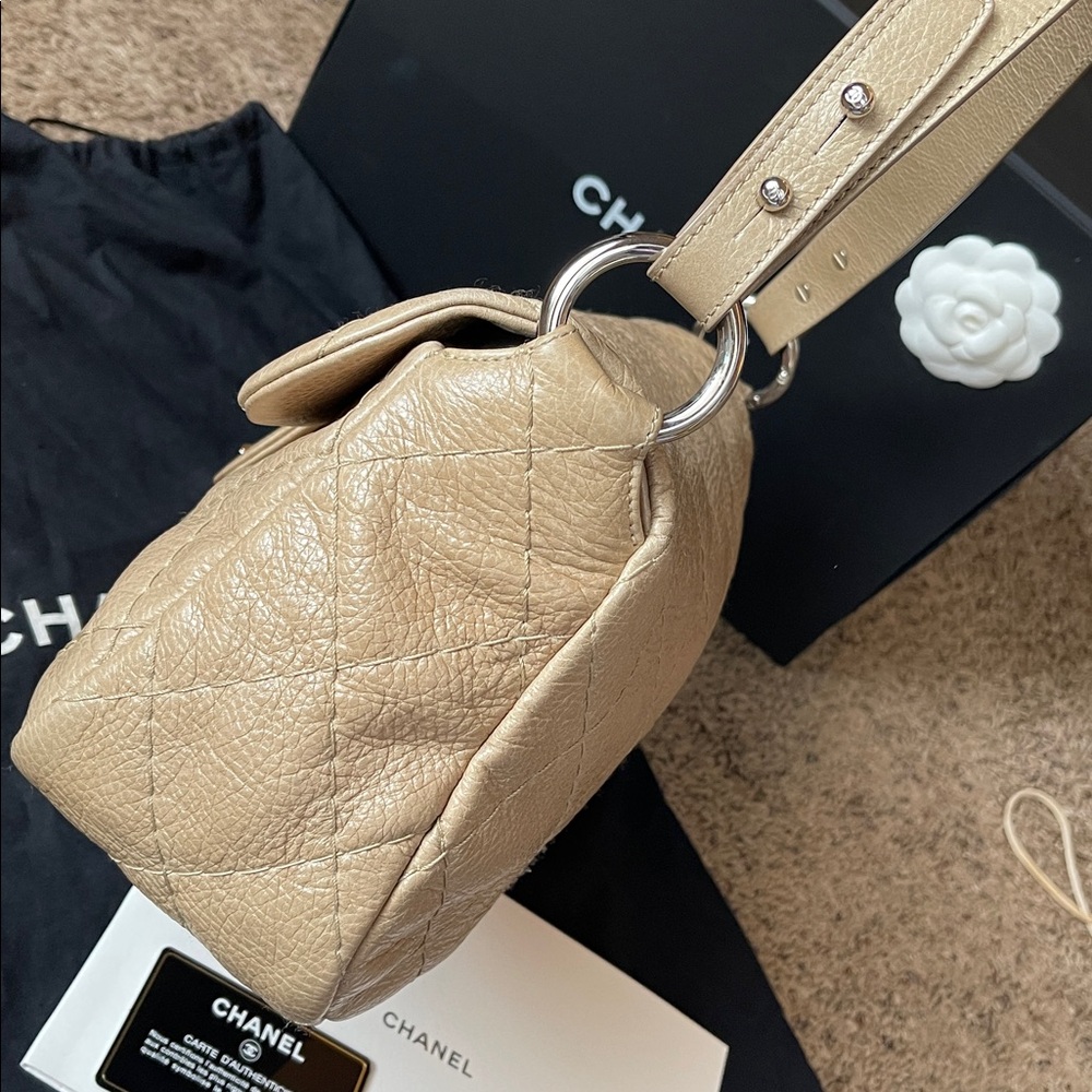 Chanel On the Road Flap Bag Quilted Leather Small - Picture 4 of 15